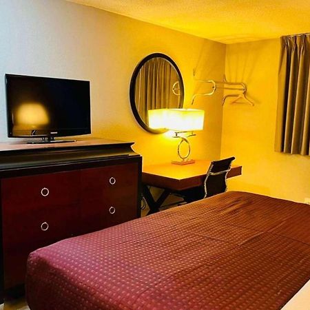 Hotel Super 8 By Wyndham Benton Harbor St Joseph Esterno foto