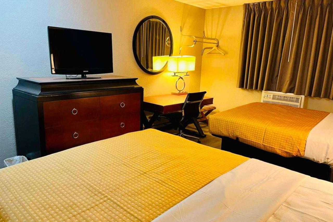 Hotel Super 8 By Wyndham Benton Harbor St Joseph Esterno foto