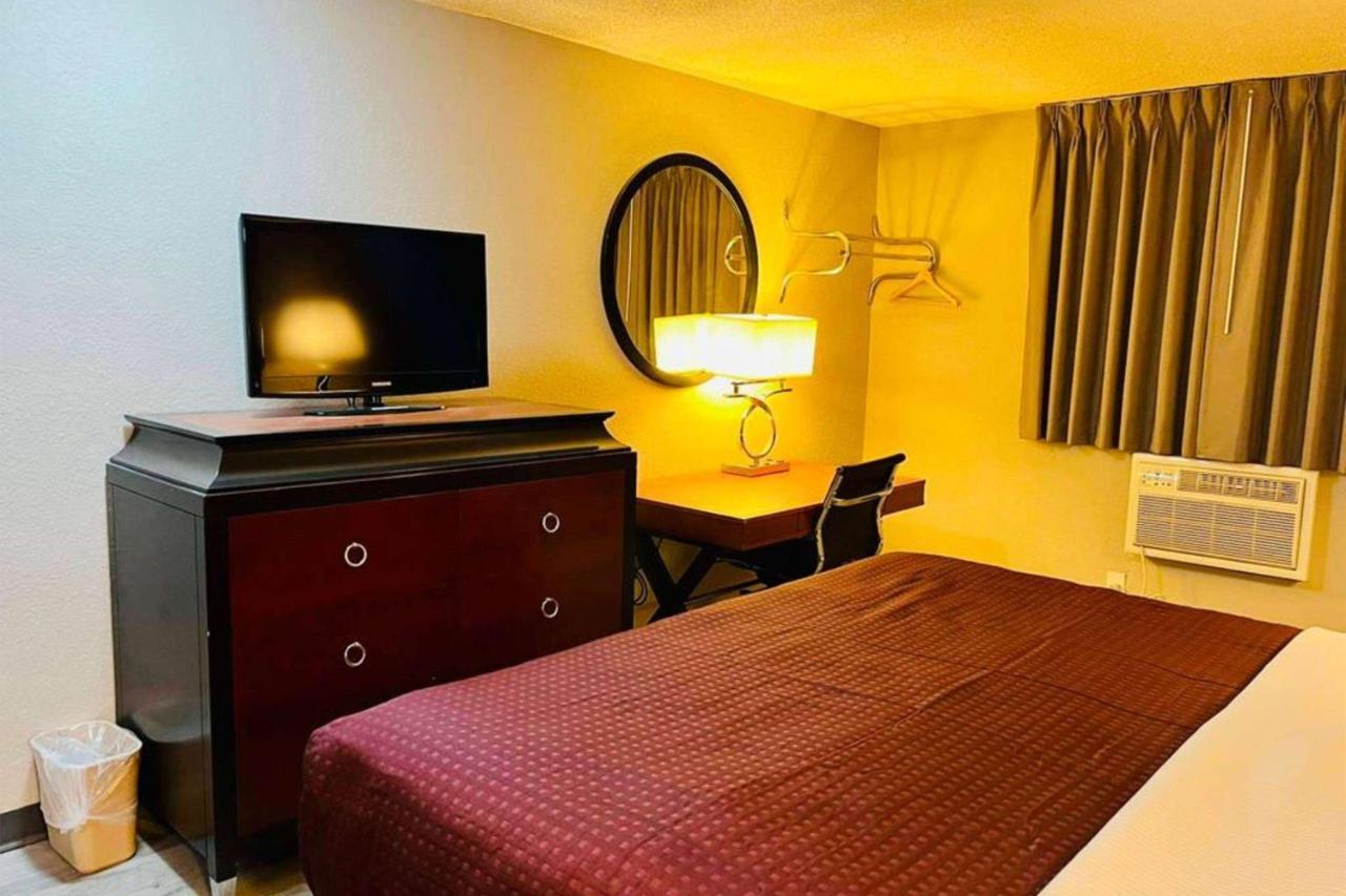 Hotel Super 8 By Wyndham Benton Harbor St Joseph Esterno foto