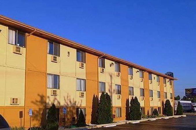 Hotel Super 8 By Wyndham Benton Harbor St Joseph Esterno foto