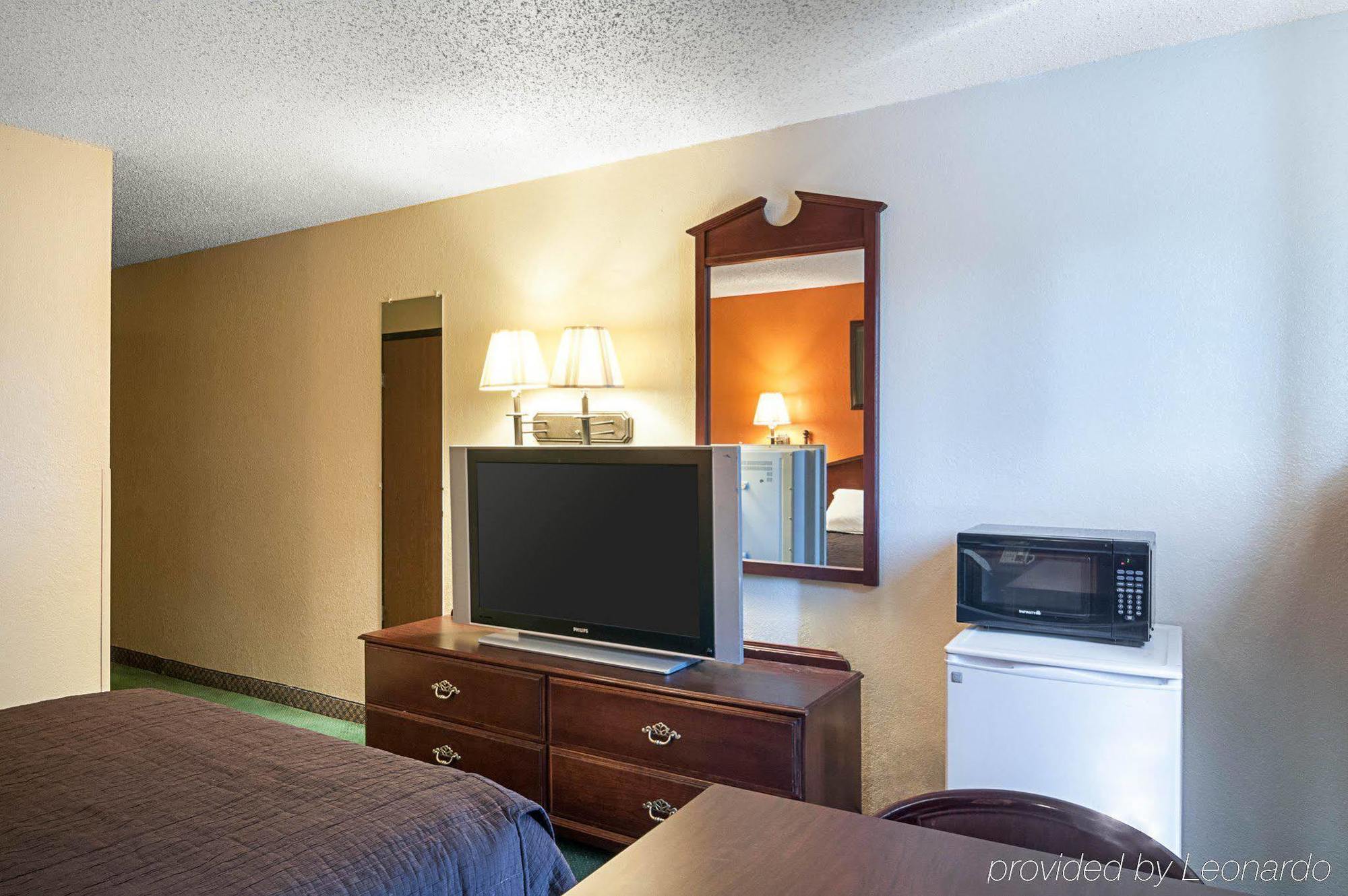 Hotel Super 8 By Wyndham Benton Harbor St Joseph Esterno foto